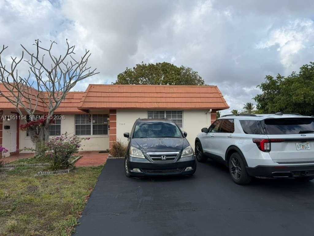 7387 Nw 76th St #1-2 - Photo 2 of 10