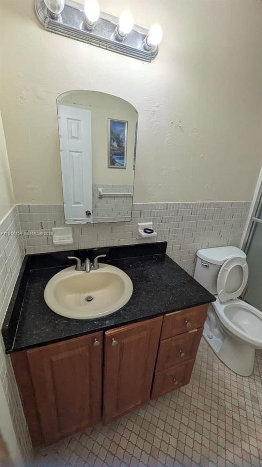 7387 Nw 76th St #1-2 - Photo 4 of 10