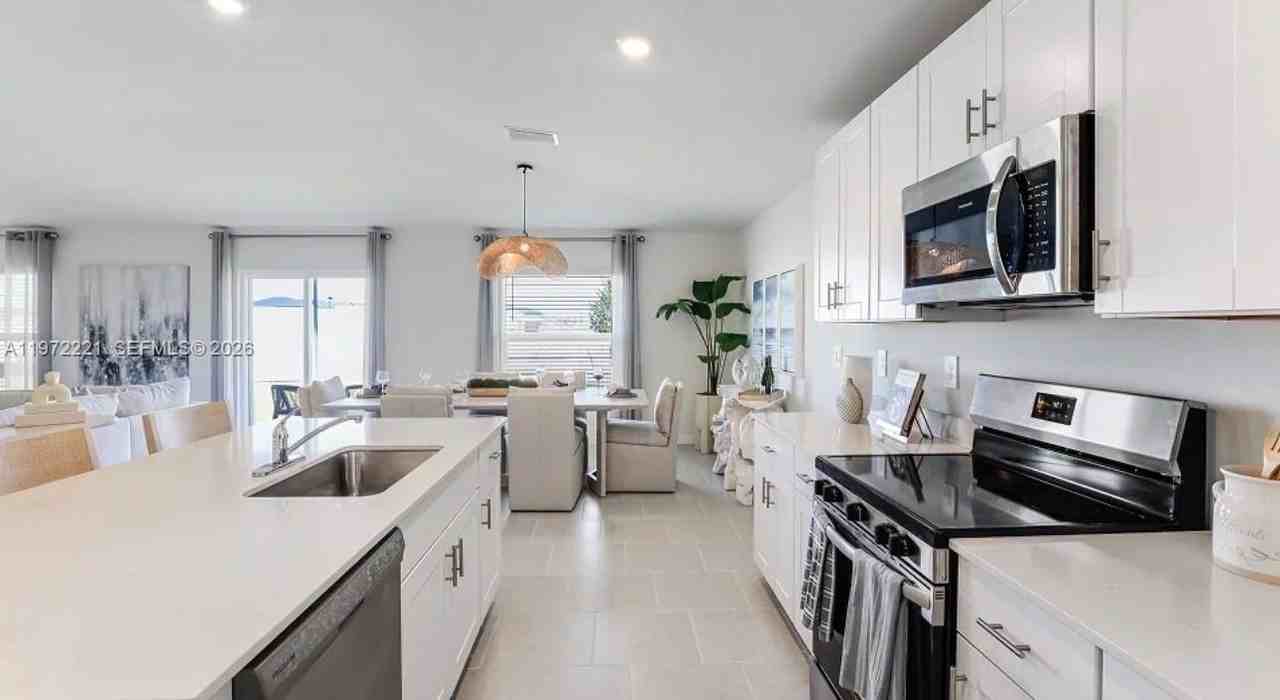 329 Marta Dr - Photo 4 of 18
