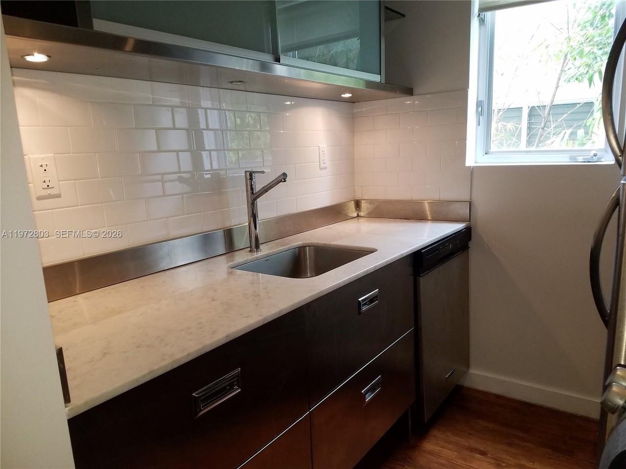 1751 James Ave #204 - Photo 7 of 10