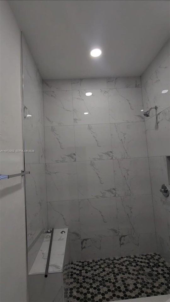 1375 Ne 135th St #B - Photo 3 of 9