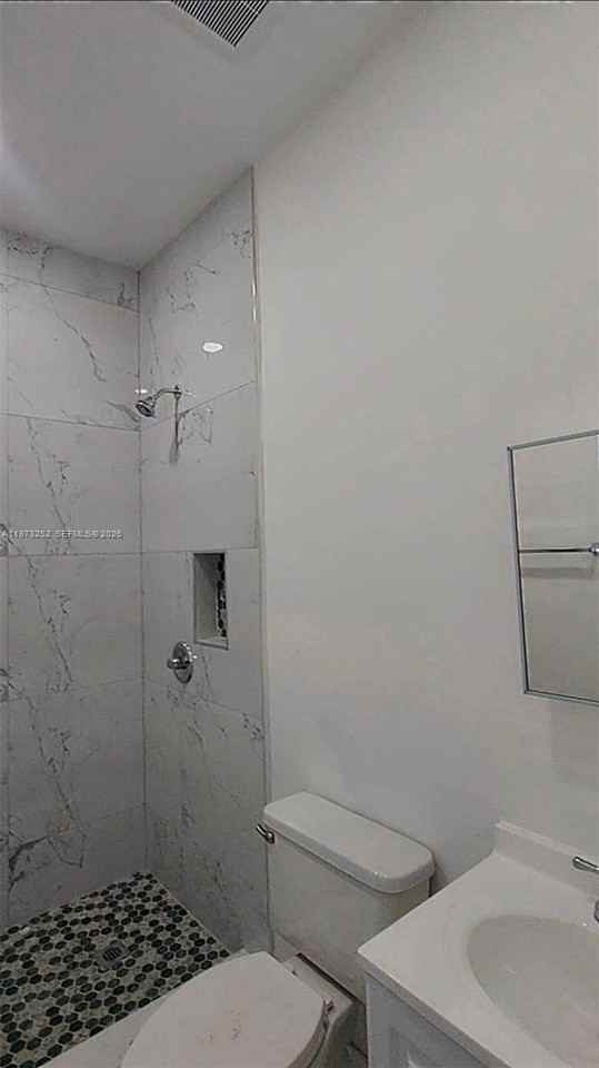 1375 Ne 135th St #B - Photo 4 of 9