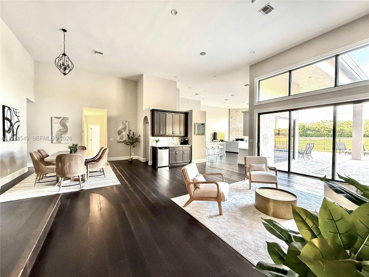 400 Alexandra Cir #0 - Photo 2 of 50