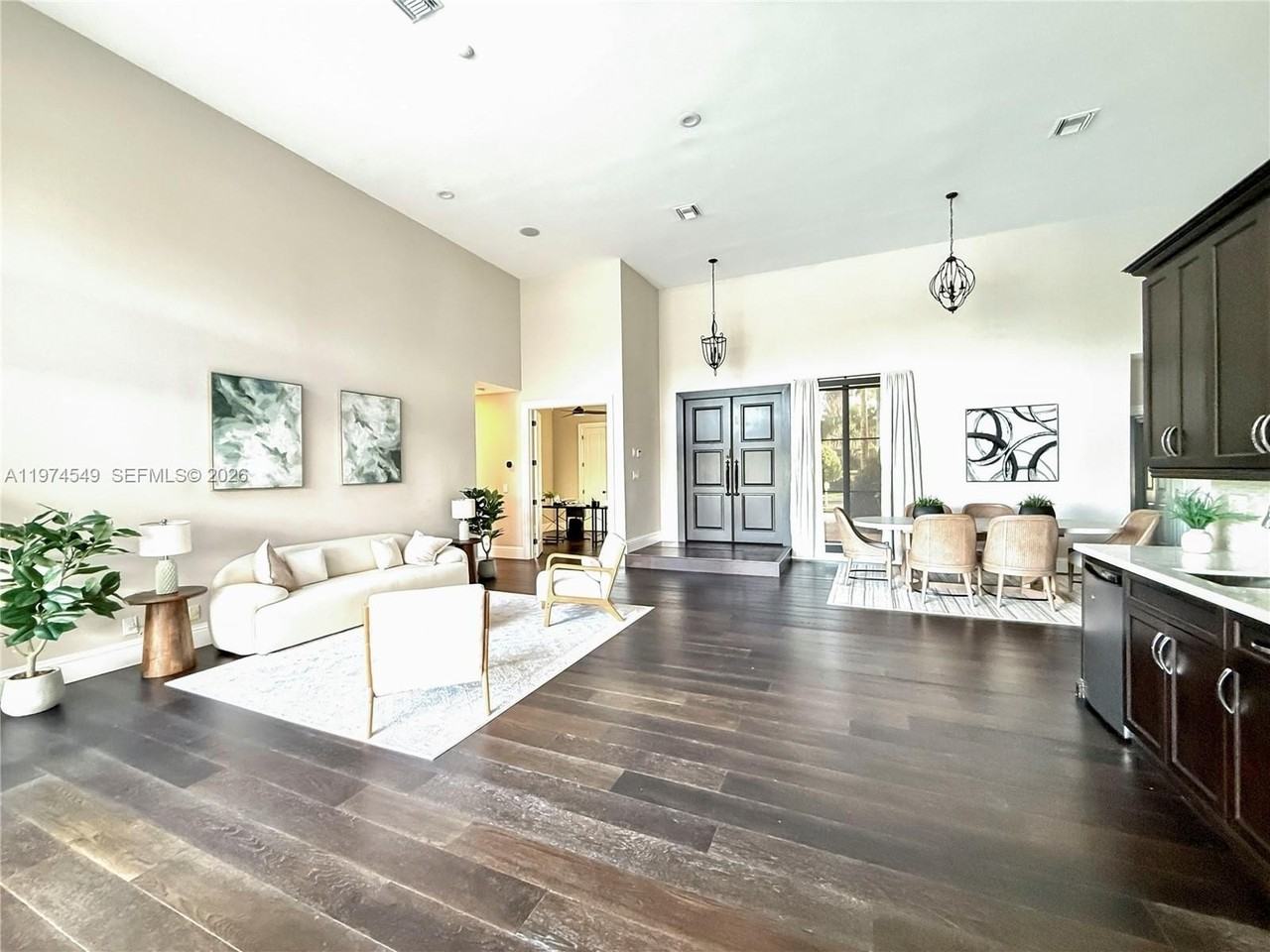 400 Alexandra Cir #0 - Photo 4 of 50