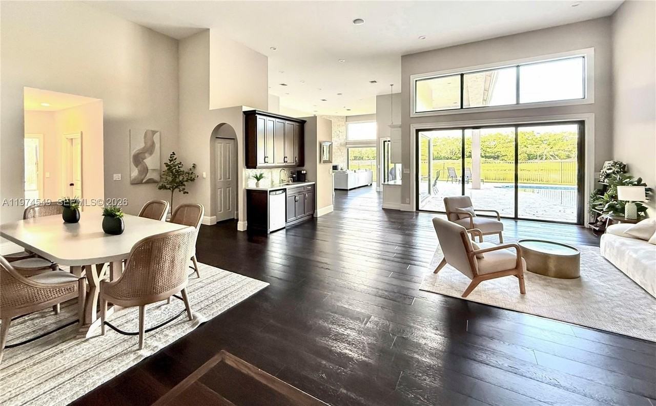 400 Alexandra Cir #0 - Photo 5 of 50