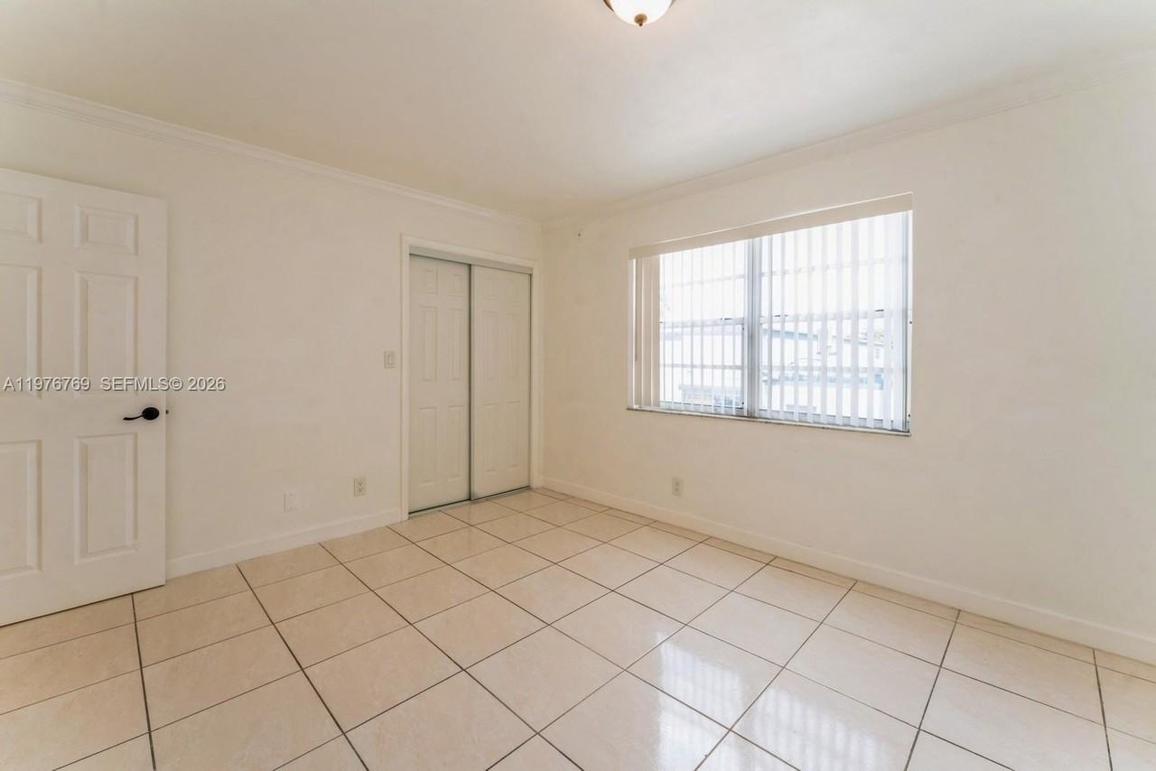 11005 Sw 1st St #203 - Photo 7 of 12