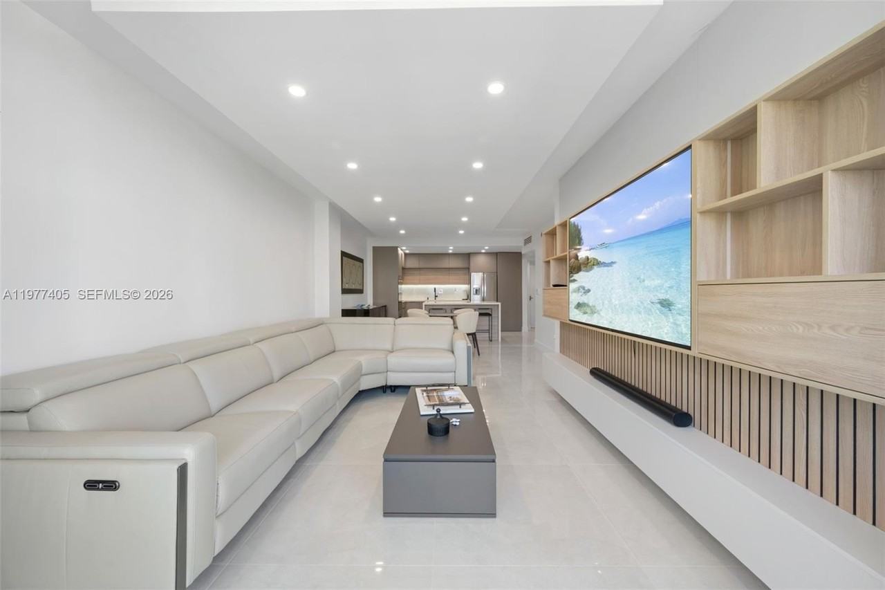 19370 Collins Ave #507 - Photo 5 of 17