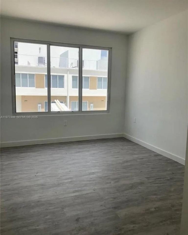 25869 Sw 139th Path - Photo 7 of 17