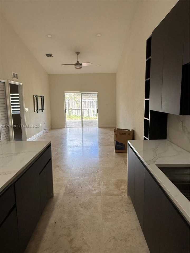 3227 Ne 11th Dr #3227 - Photo 2 of 16