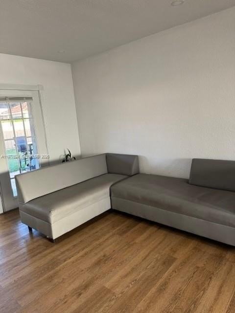 1325 W 4th Ln - Photo 7 of 11