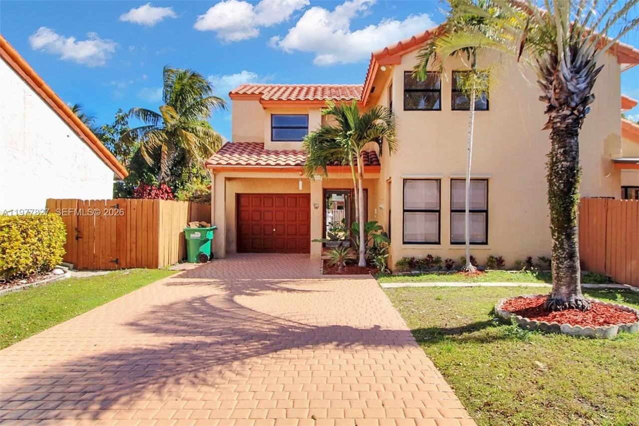 10031 Sw 147th Pl - Photo 4 of 40