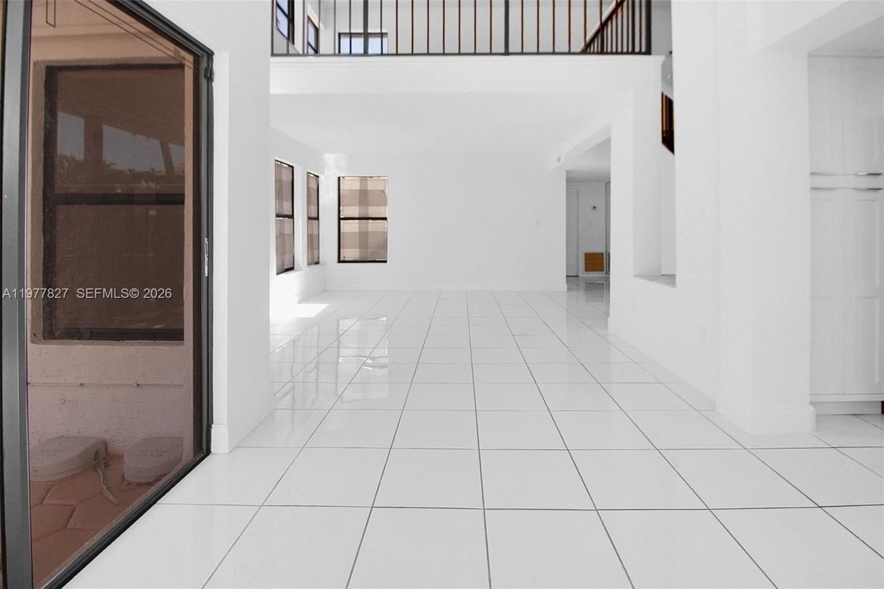 10031 Sw 147th Pl - Photo 6 of 40