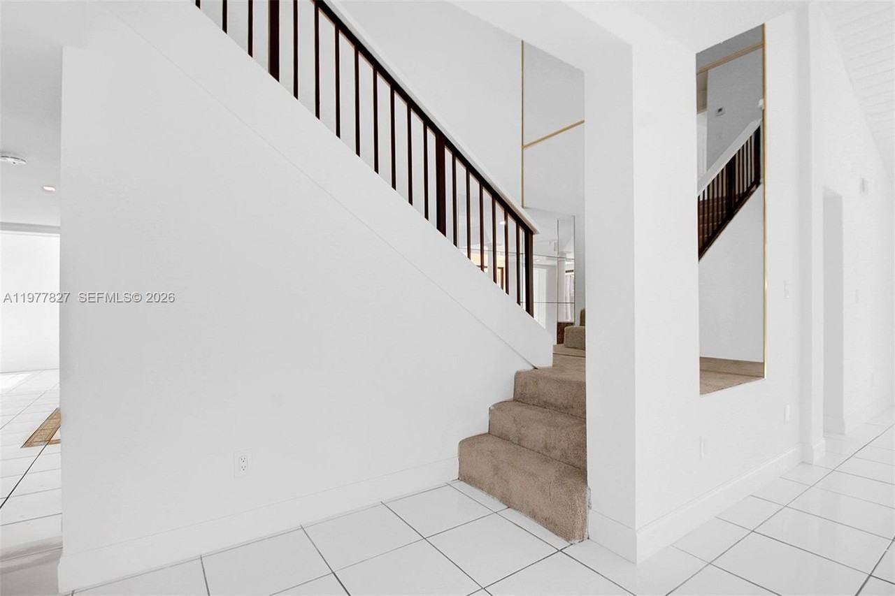 10031 Sw 147th Pl - Photo 7 of 40