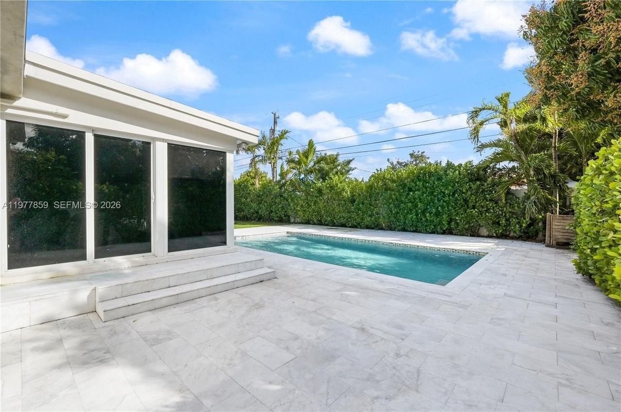 7750 Sw 16th St - Photo 3 of 31