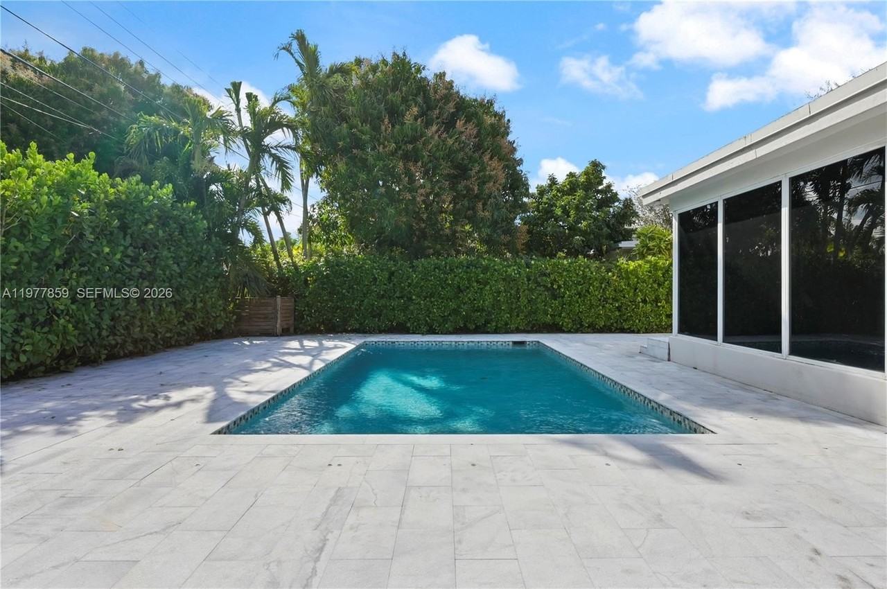 7750 Sw 16th St - Photo 6 of 31