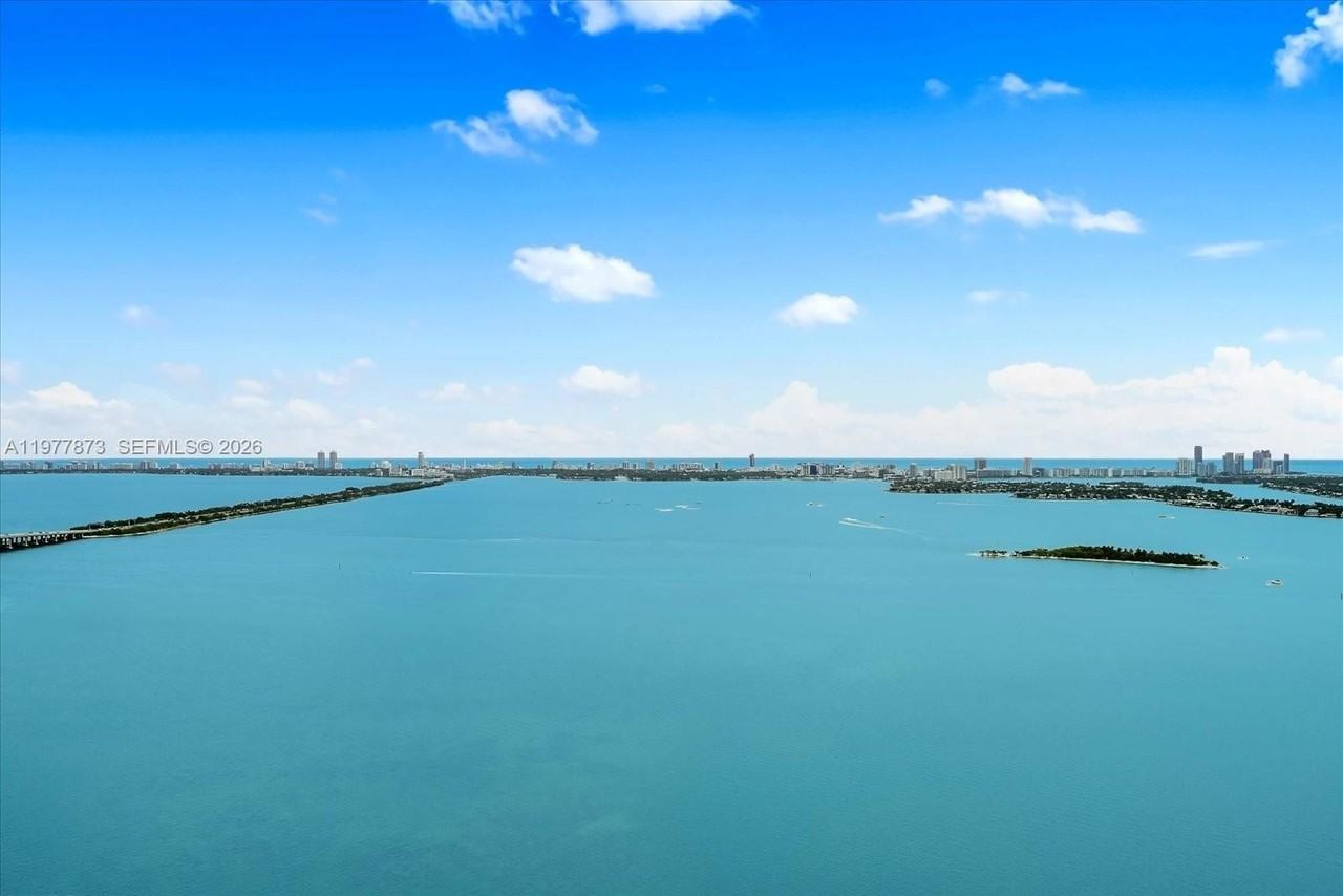 460 Ne 28th St #4104 - Photo 3 of 32