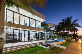 3367 Ne 168th St - Photo 1 of 1