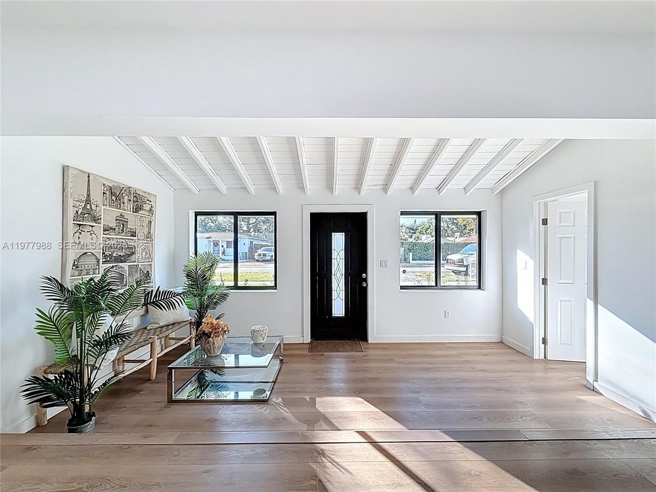 3521 Sw 58th Ct - Photo 2 of 12