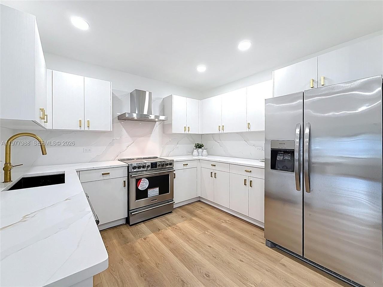 3521 Sw 58th Ct - Photo 5 of 12