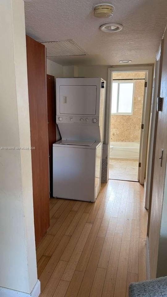 10101 W Bay Harbor Dr #9 - Photo 4 of 7