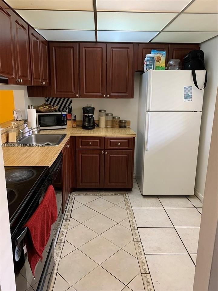 8075 Sw 107th Ave #304 - Photo 3 of 8