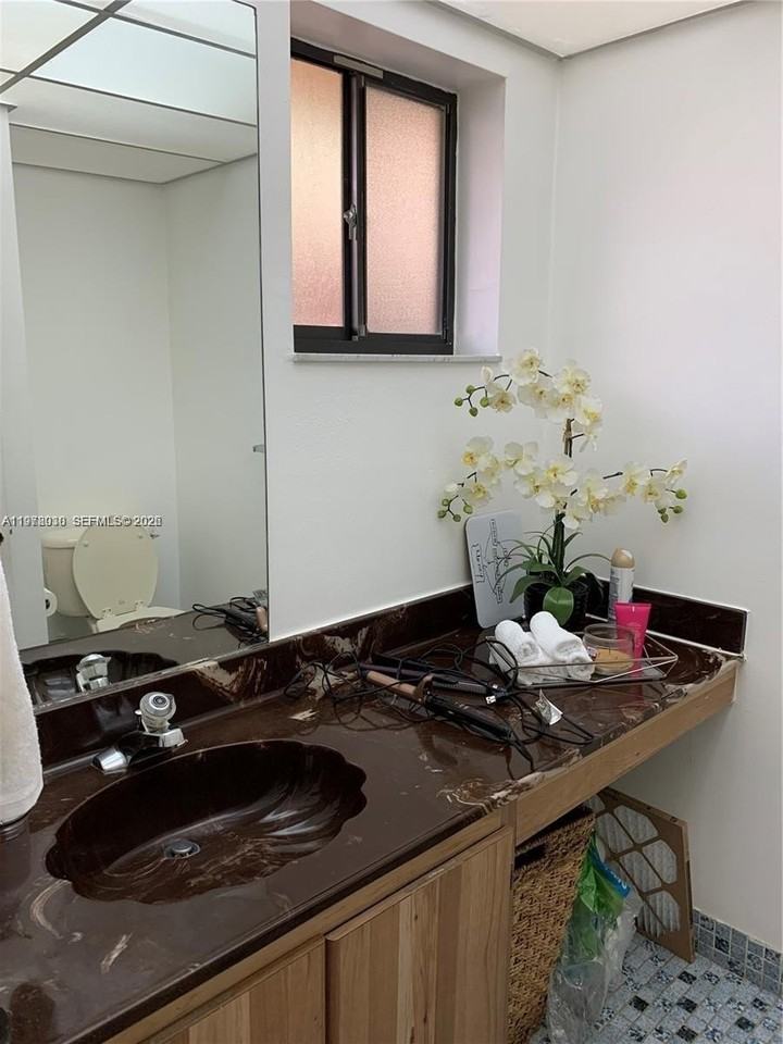 8075 Sw 107th Ave #304 - Photo 5 of 8