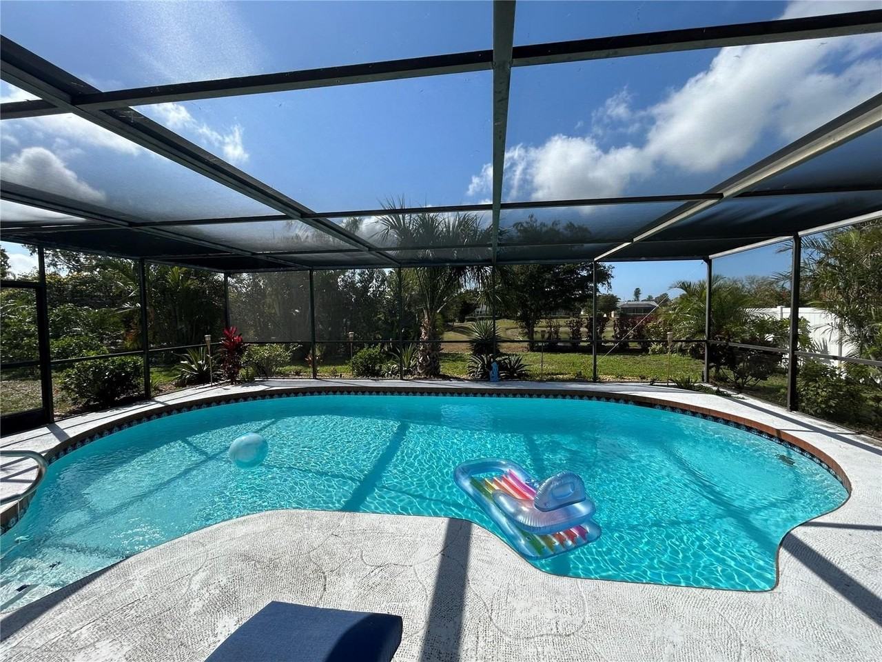 6805 16th Avenue Dr W - Photo 3 of 26