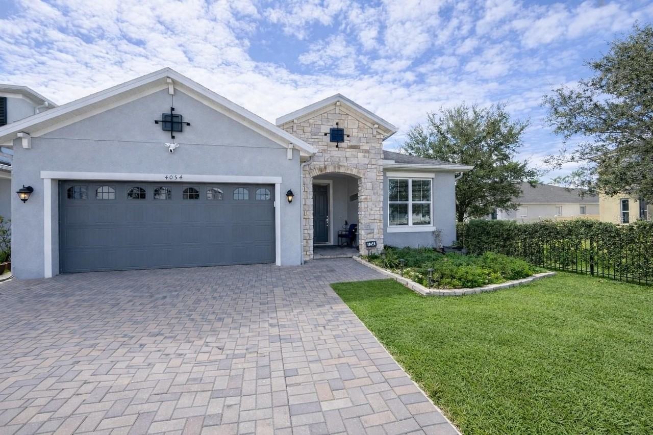 4054 Pindo Palm Ln