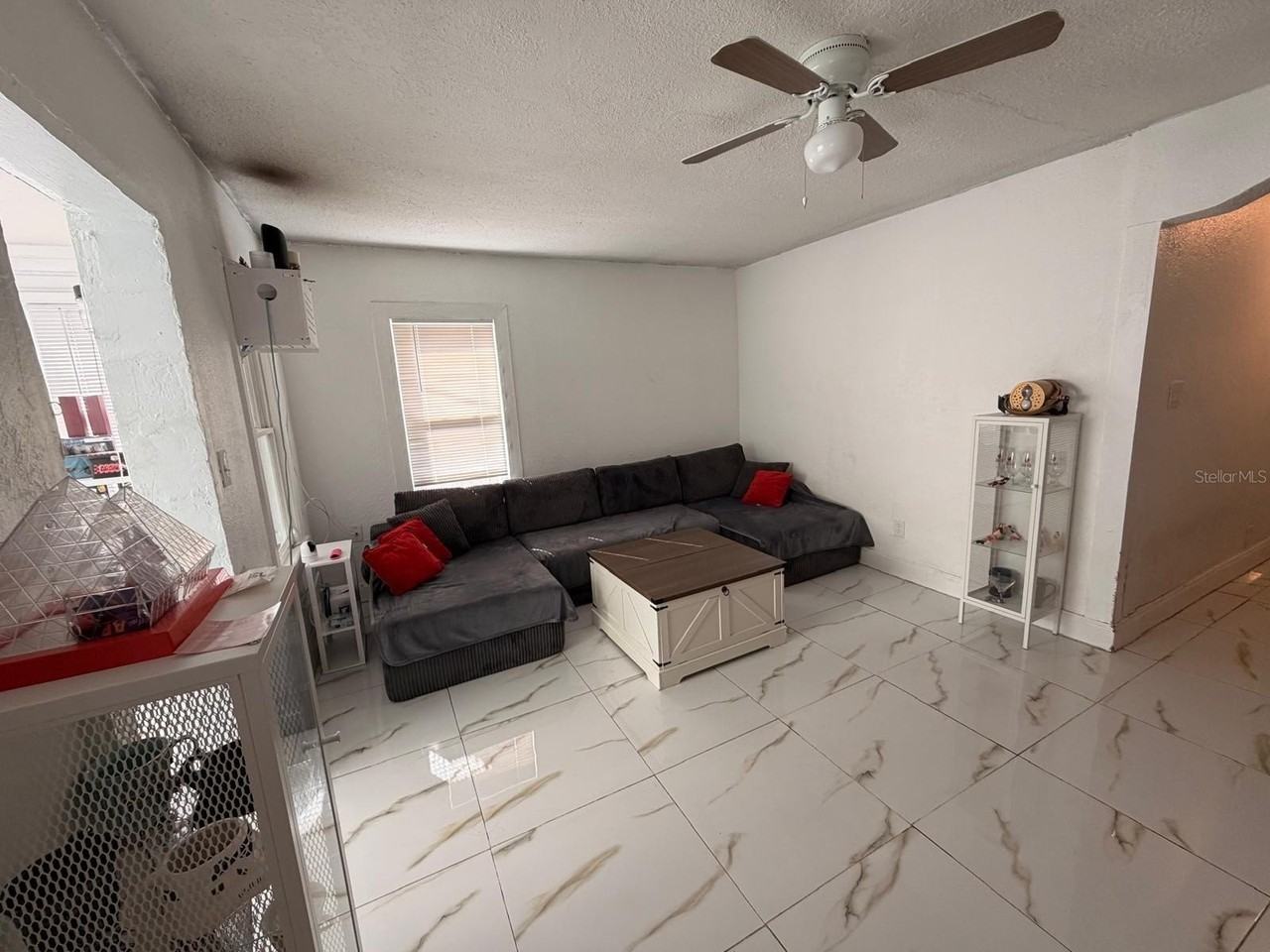 1039 25th St #A - Photo 5 of 19