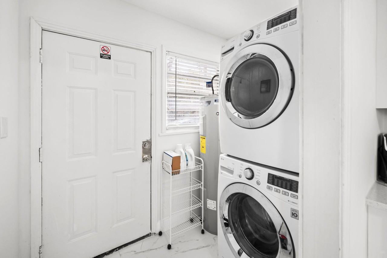 W 9th St - Photo 7 of 28