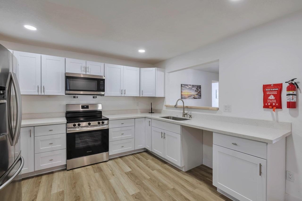 E Gelding Dr - Photo 3 of 22