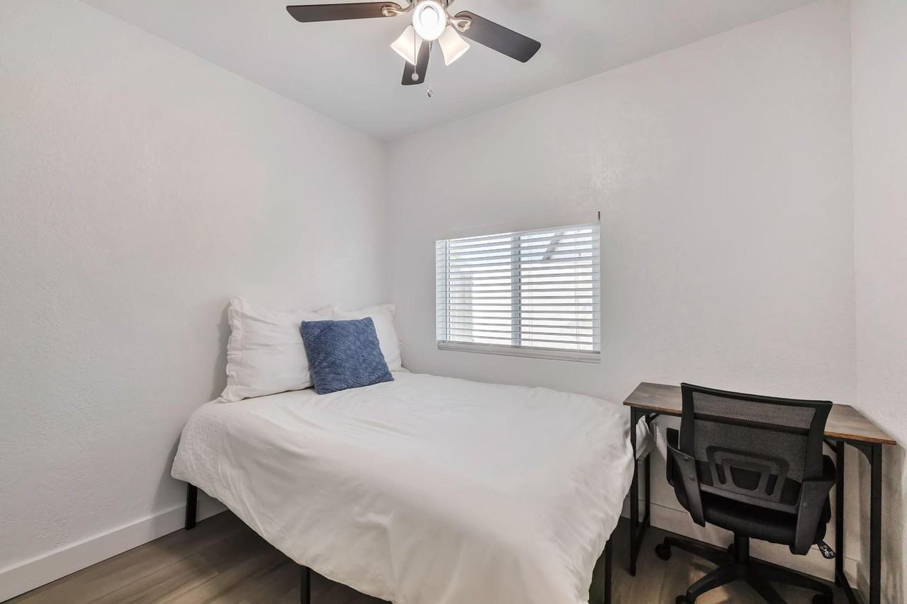 E Gelding Dr - Photo 5 of 22