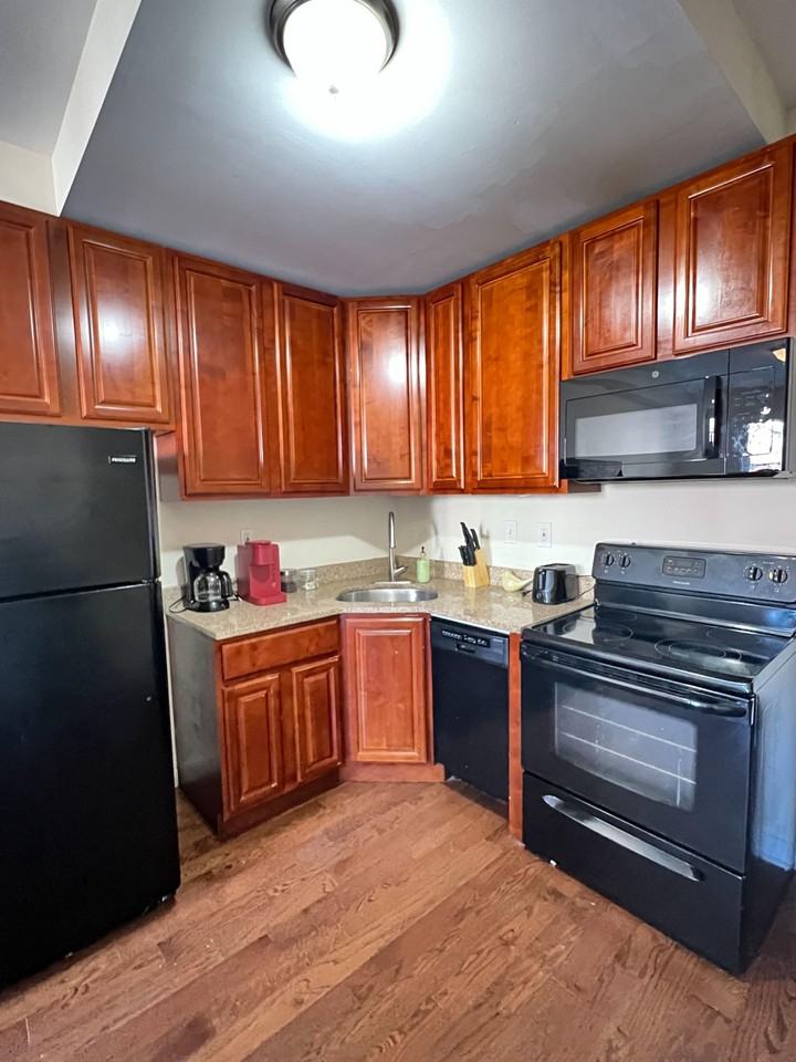 Arcadia Cir Nw - Photo 3 of 12