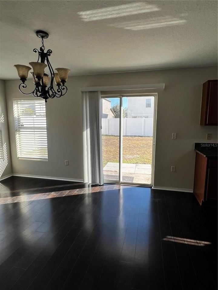 18916 Randall Pl - Photo 7 of 25