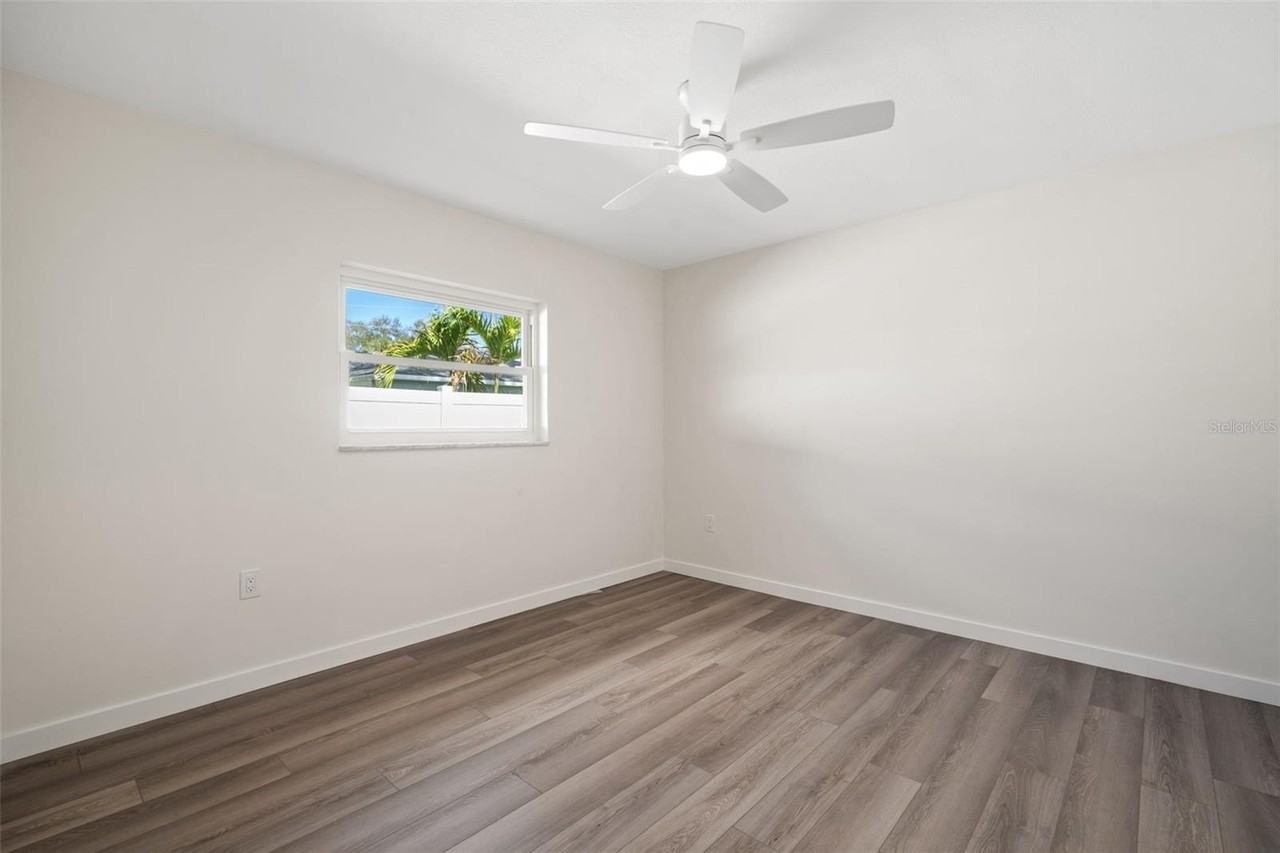 662 Villagrande Ave S - Photo 7 of 36