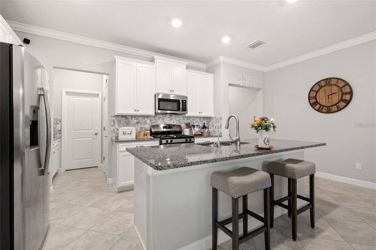 24941 Lambrusco Loop - Photo 7 of 22