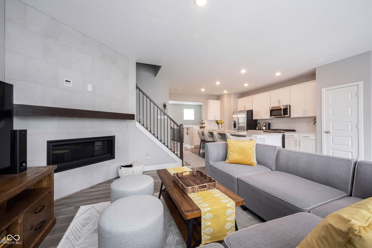 13820 Tender Dr - Photo 3 of 40