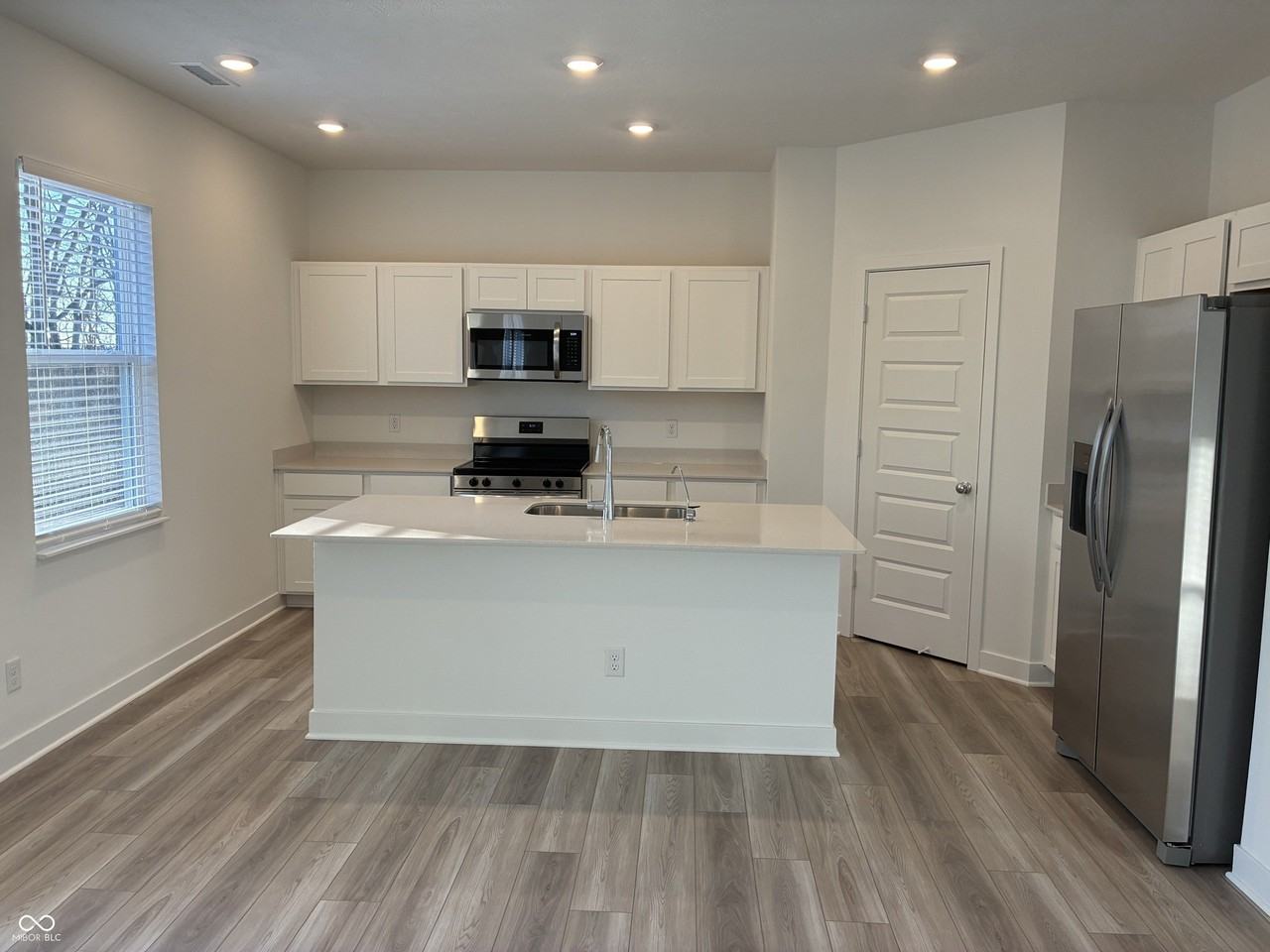 2835 Woods Edge Dr - Photo 5 of 29