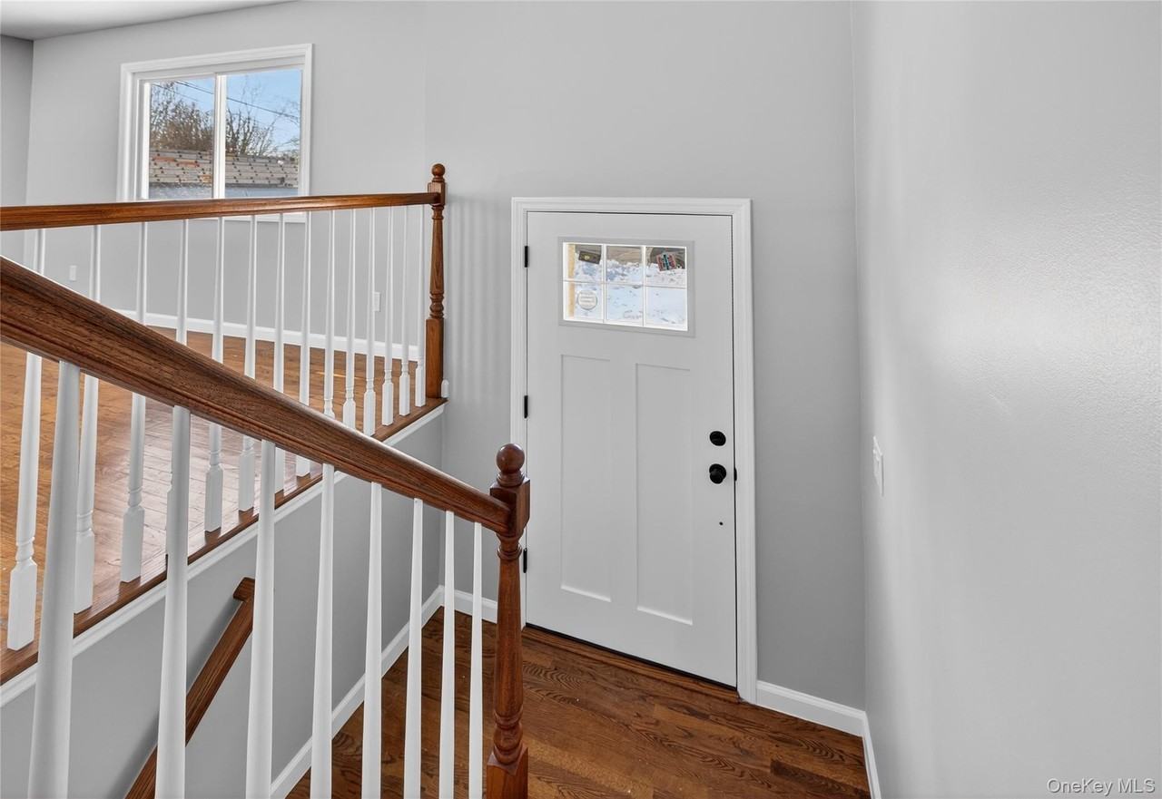 3103 Falcon Ave - Photo 4 of 33