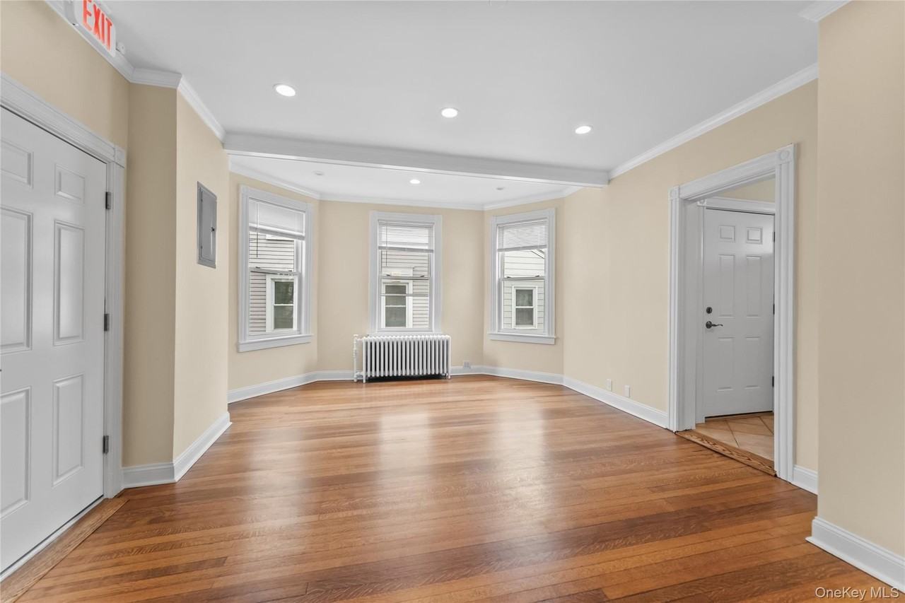 81 N Washington St 1st Fl - Photo 2 of 29