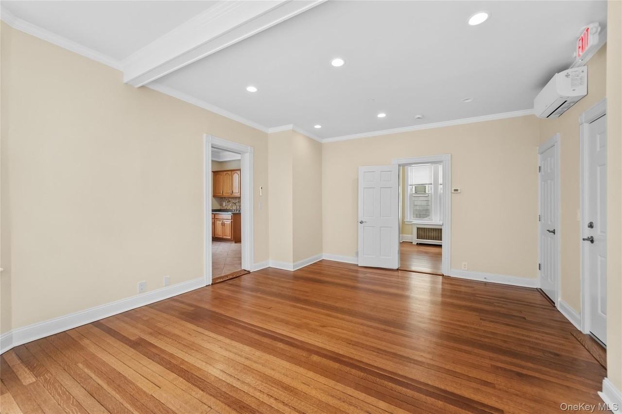 81 N Washington St 1st Fl - Photo 4 of 29