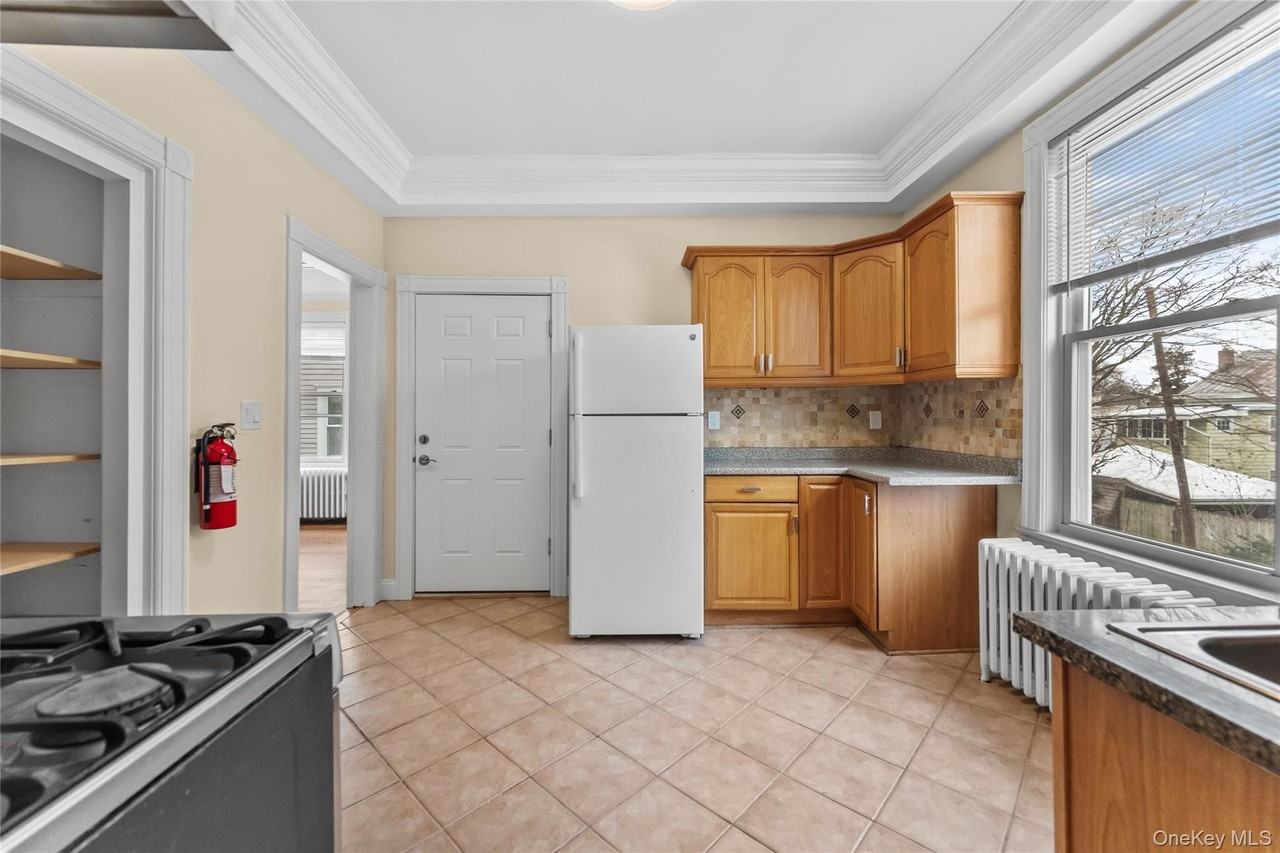 81 N Washington St 1st Fl - Photo 7 of 29