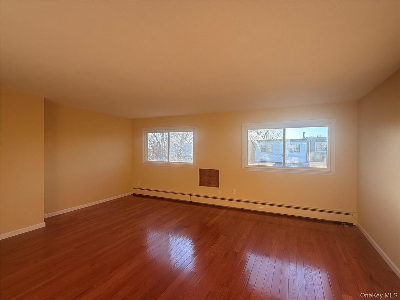 72 Greenway Ter - Photo 4 of 13