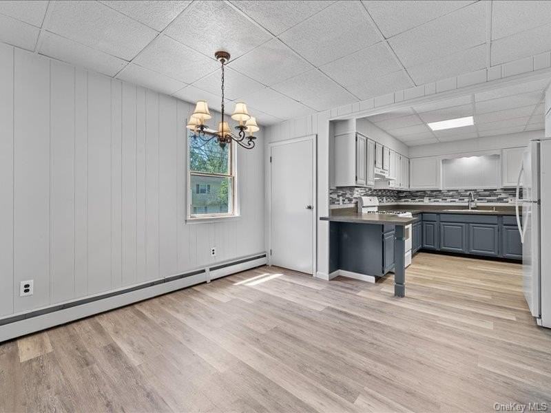 28 Van Buren St Unit 1 - Photo 5 of 21