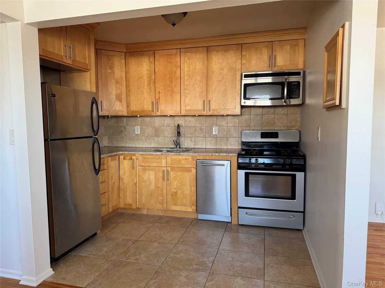 229 N Middletown Rd Apt G - Photo 5 of 9