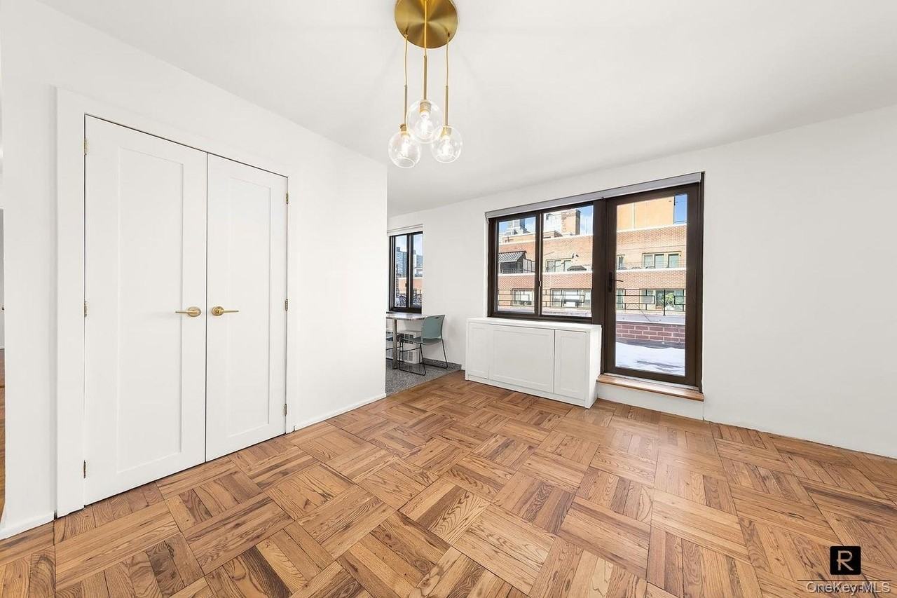 425 E 63rd St Unit W-Phe - Photo 5 of 14