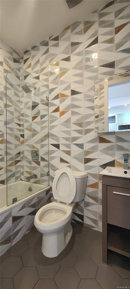 548 Howard Ave Unit 2l - Photo 4 of 7