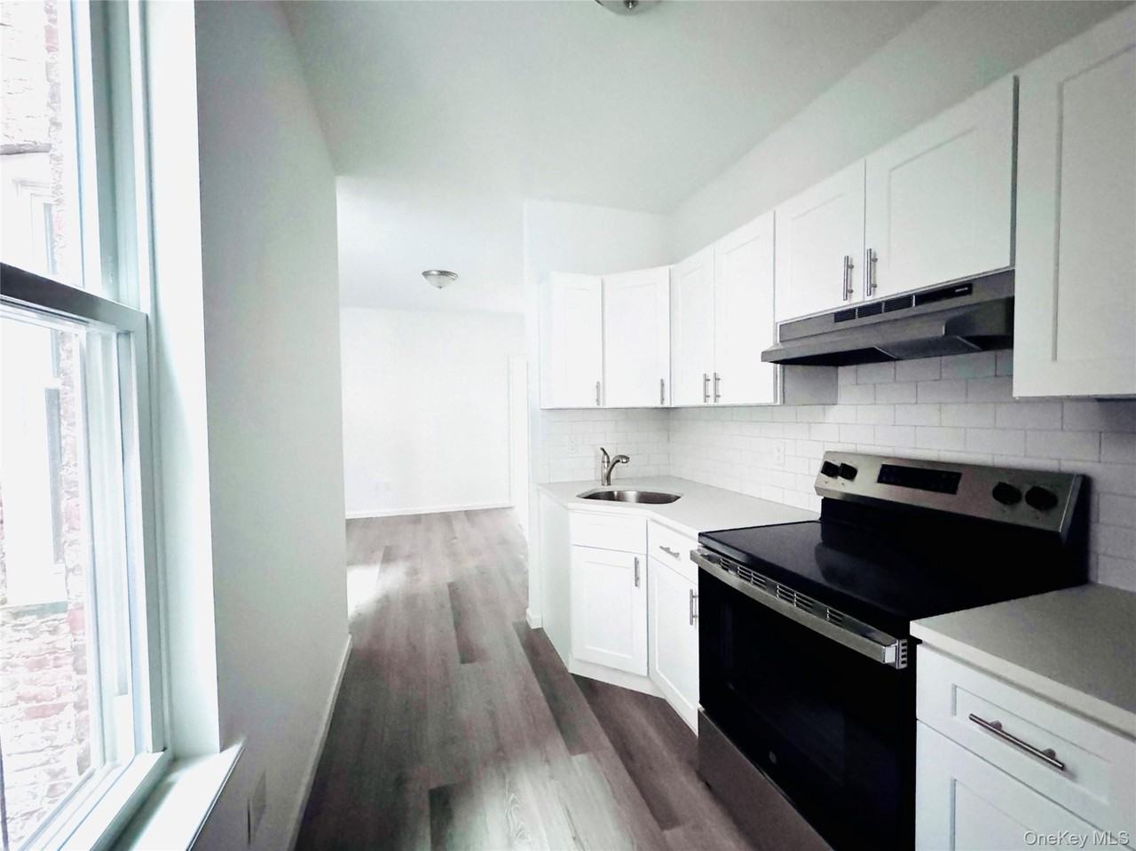 1688 Gates Ave Unit 1l - Photo 5 of 9