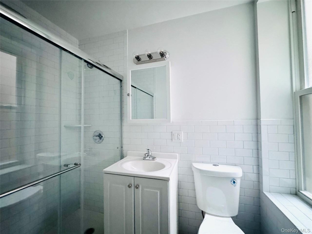 1688 Gates Ave Unit 1l - Photo 6 of 9