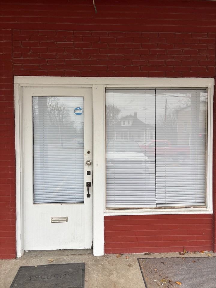 138 Broadway St #B - Photo 2 of 12